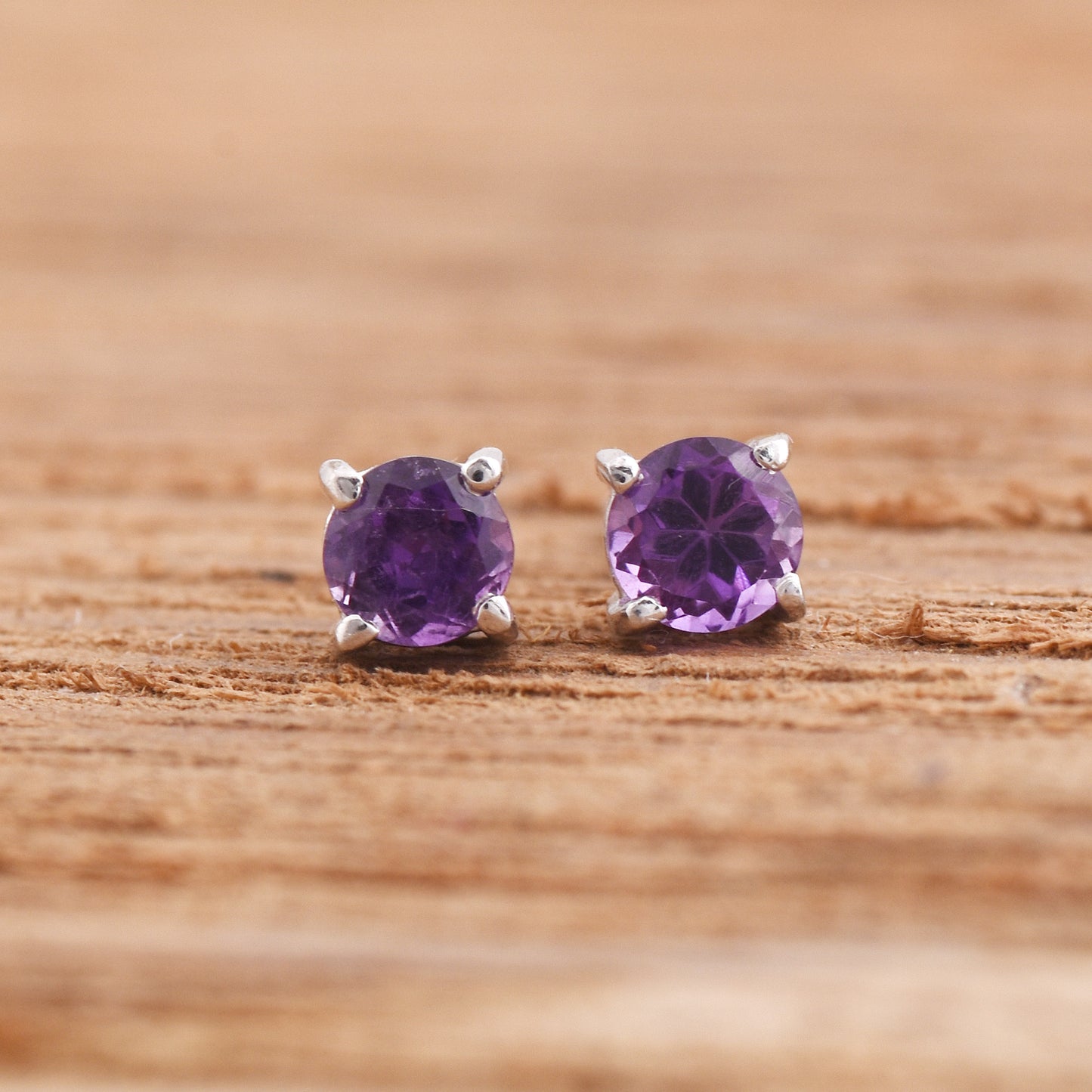 Round Amethyst Studs Earrings