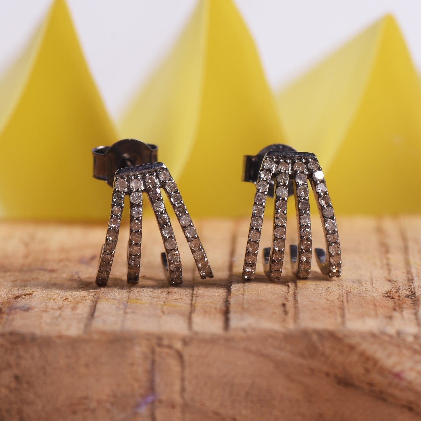 Claw Diamond Studs