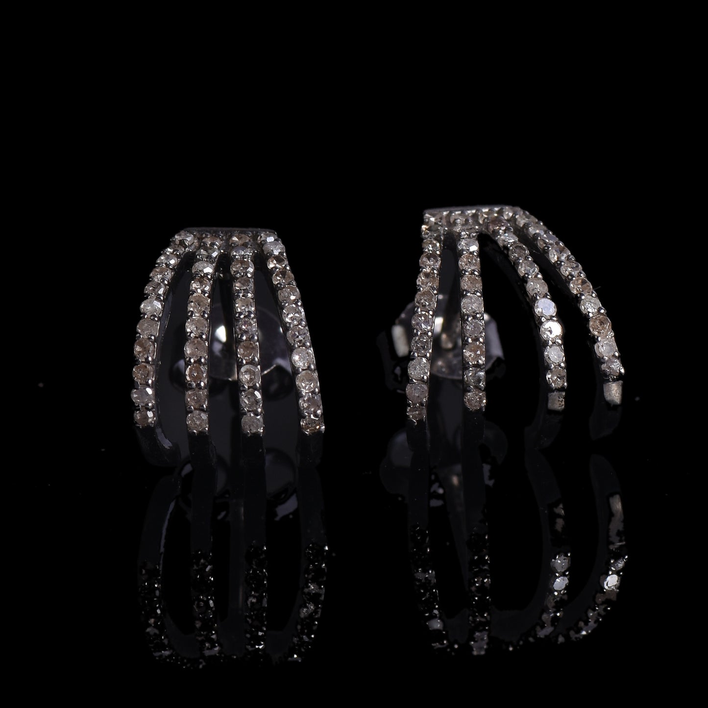 Claw Diamond Studs