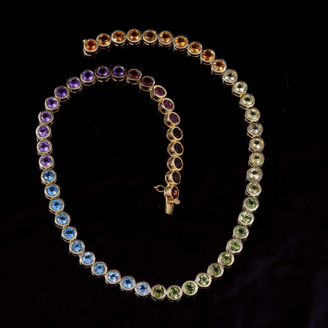 The Power of Signature Jewelry: Your Style, Your Story, Every Day